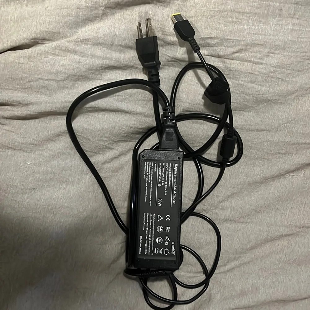 Lenovo 90 W Laptop Charger